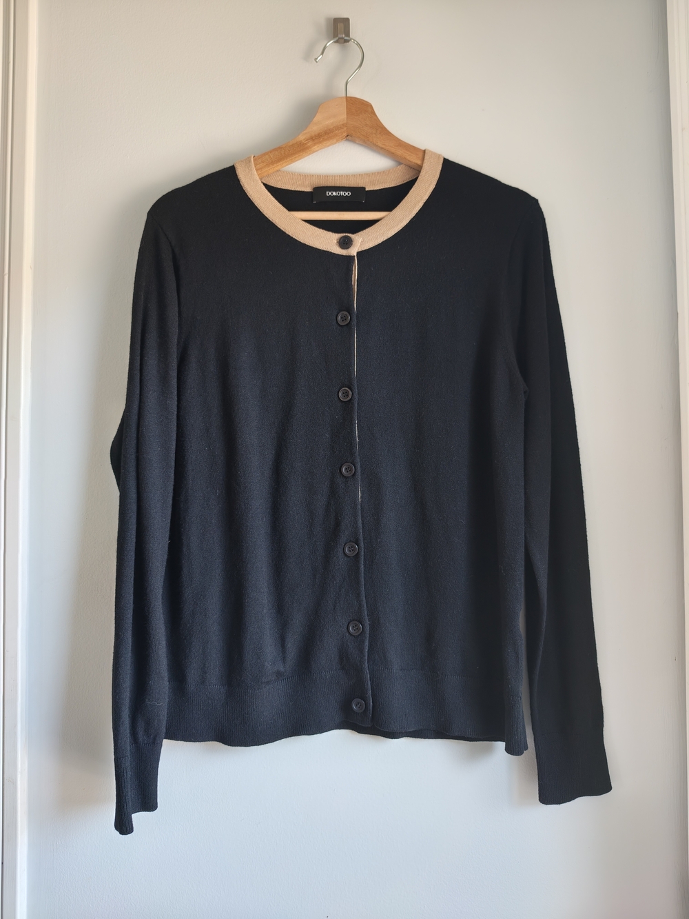 Dokotoo Black Cardigan with Tan Trim -size L